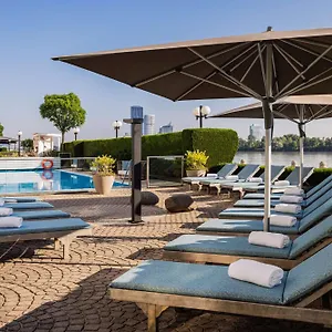Hilton Waterfront 4* Wenen